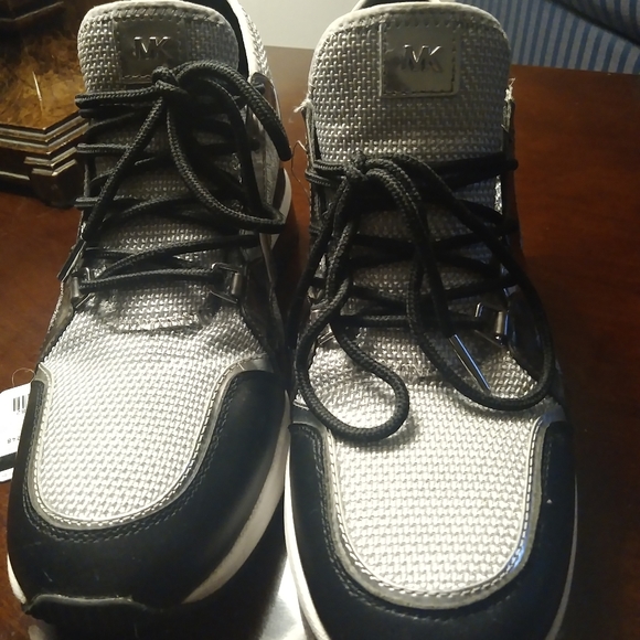 Michael Kors size 9.5 black and silver - Picture 5 of 6